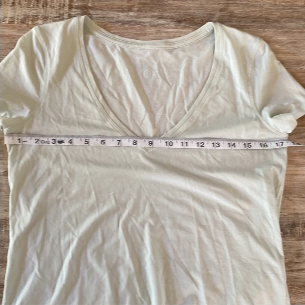 Lululemon Love Tee V EUC!! - Picture 11 of 12